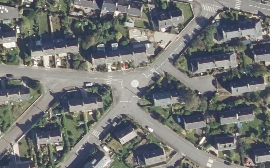 Vue aérienne du Rond-point anonyme n°95525193