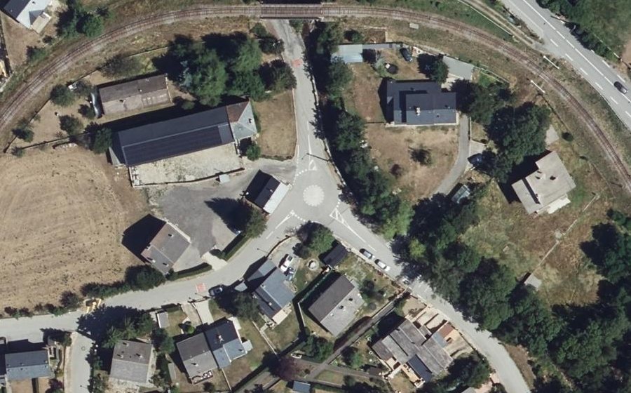Vue aérienne du Rond-point anonyme n°955282067
