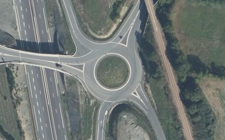 Vue aérienne du Rond-point anonyme n°955463167