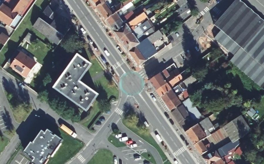 Vue aérienne du Rond-point anonyme n°956117725