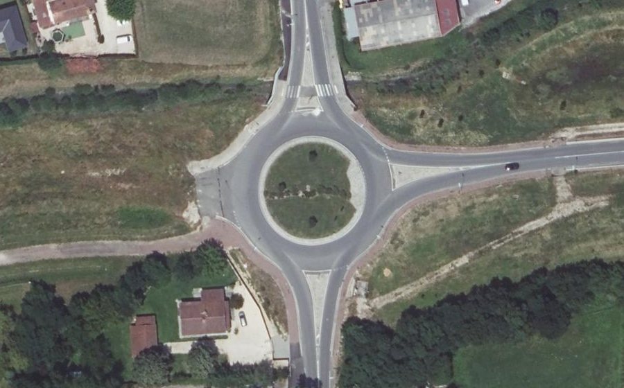 Vue aérienne du Rond-point anonyme n°956130025