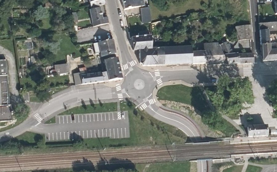 Vue aérienne du Rond-point anonyme n°956400664