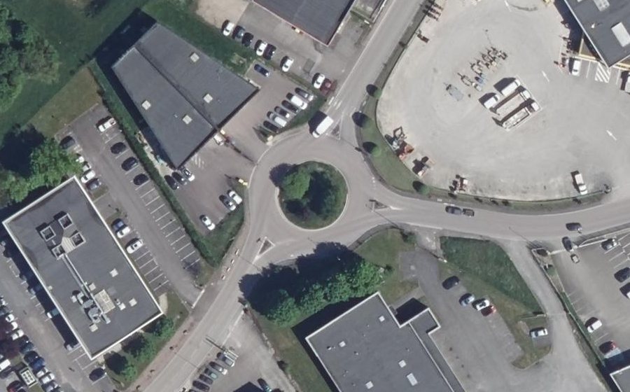 Vue aérienne du Rond-point anonyme n°956406677