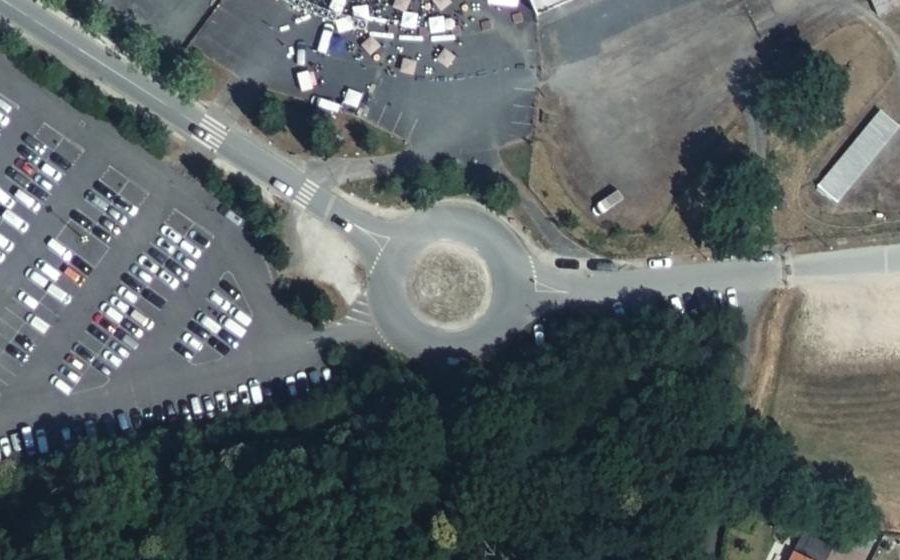 Vue aérienne du Rond-point anonyme n°95662115