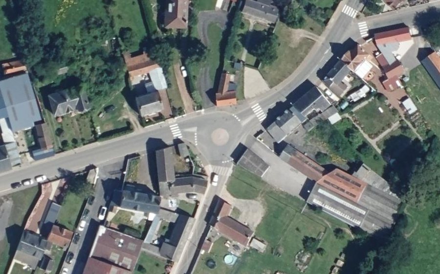 Vue aérienne du Rond-point anonyme n°956649989