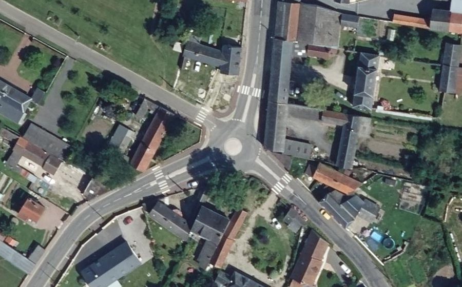 Vue aérienne du Rond-point anonyme n°956652954