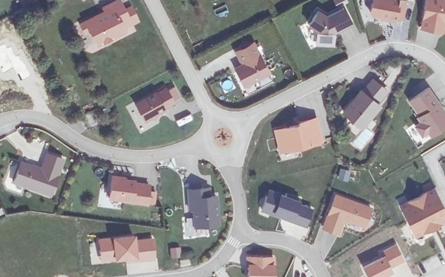 Vue aérienne du Rond-point anonyme n°956958950