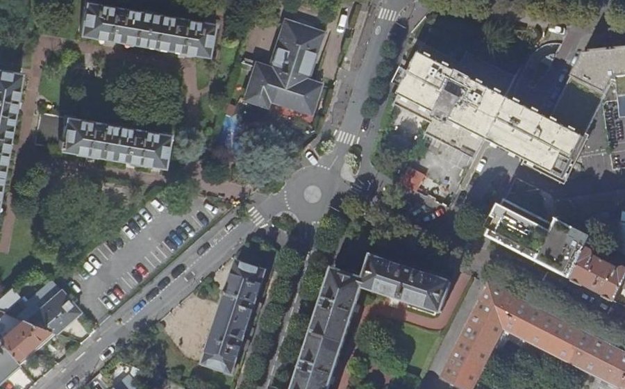 Vue aérienne du Rond-point anonyme n°957439554