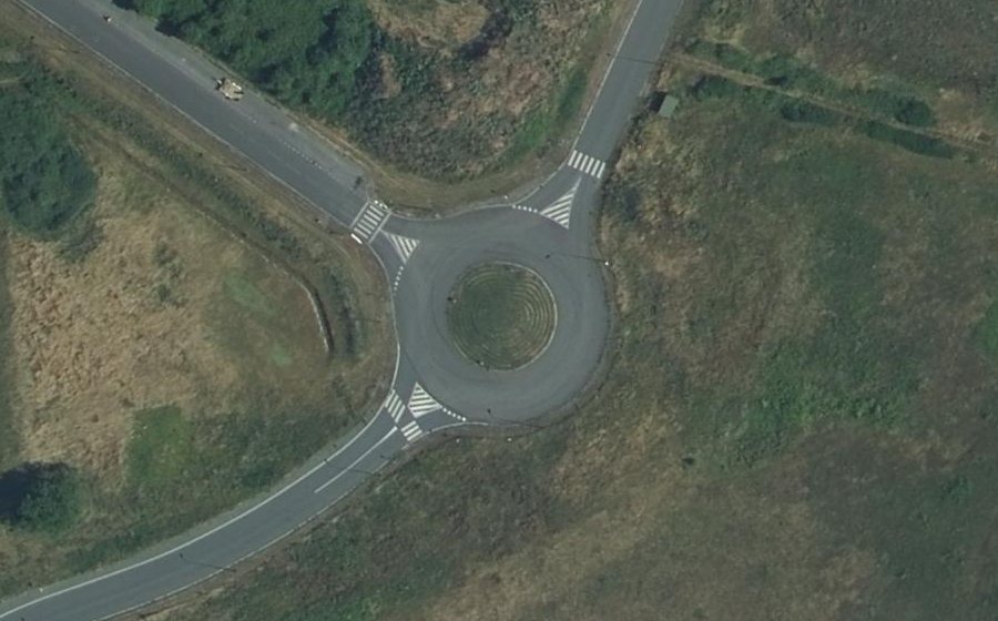 Vue aérienne du Rond-point anonyme n°957465998