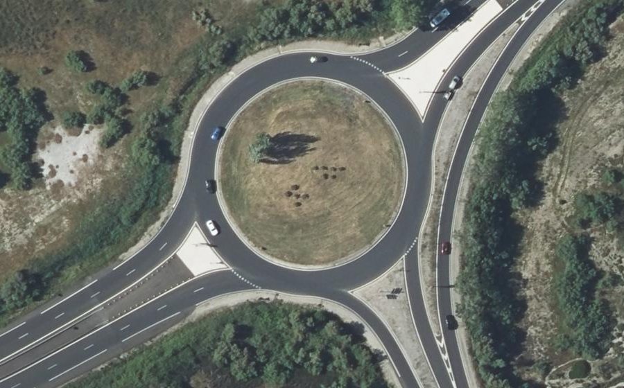 Vue aérienne du Rond-point anonyme n°9576739