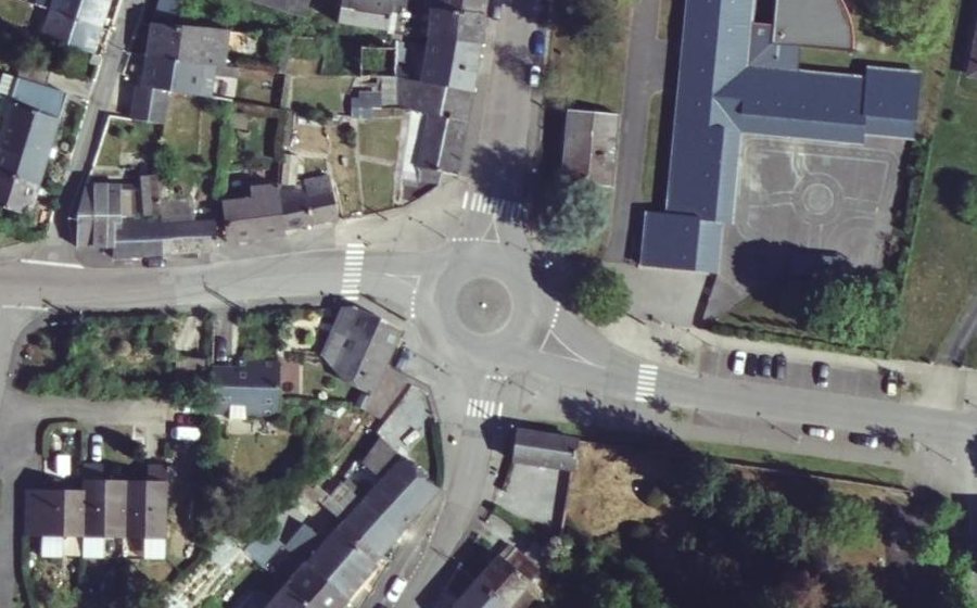 Vue aérienne du Rond-point anonyme n°957797106