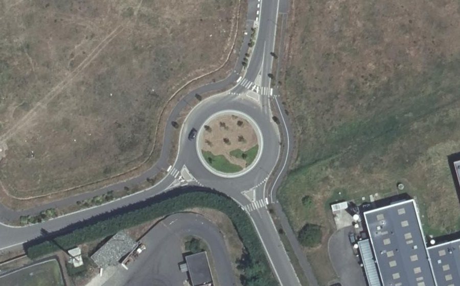 Vue aérienne du Rond-point anonyme n°958074230