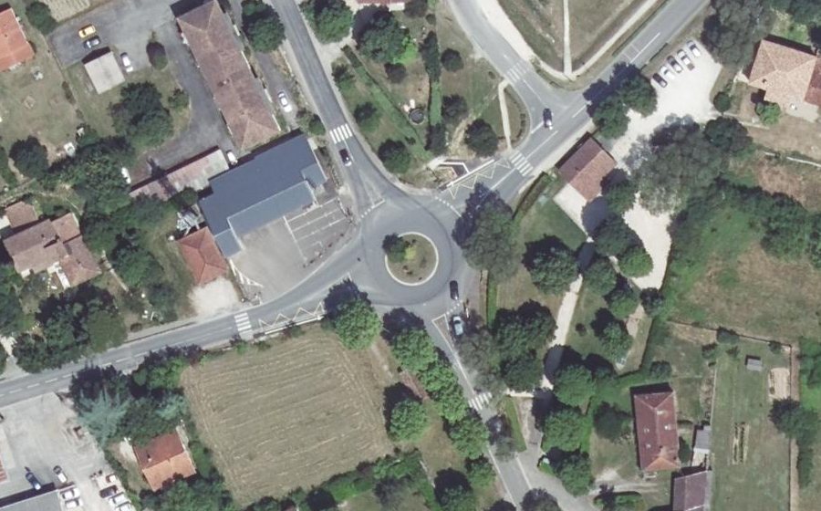 Vue aérienne du Rond-point anonyme n°95822057