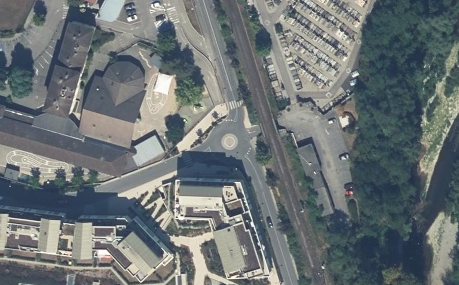Vue aérienne du Rond-point anonyme n°958894183