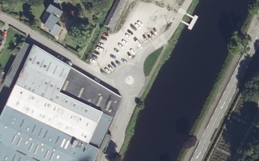 Vue aérienne du Rond-point anonyme n°959680994