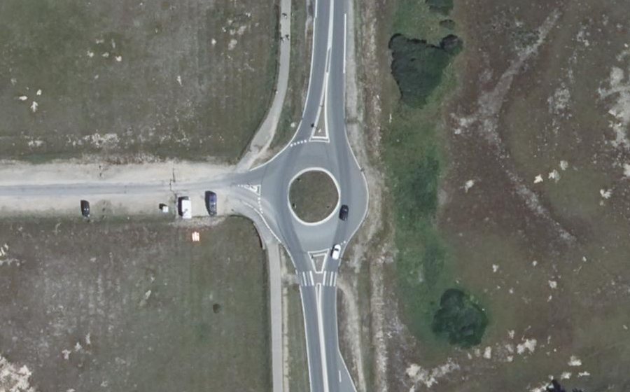 Vue aérienne du Rond-point anonyme n°95968371