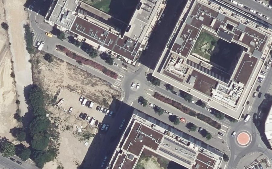Vue aérienne du Rond-point anonyme n°959788584