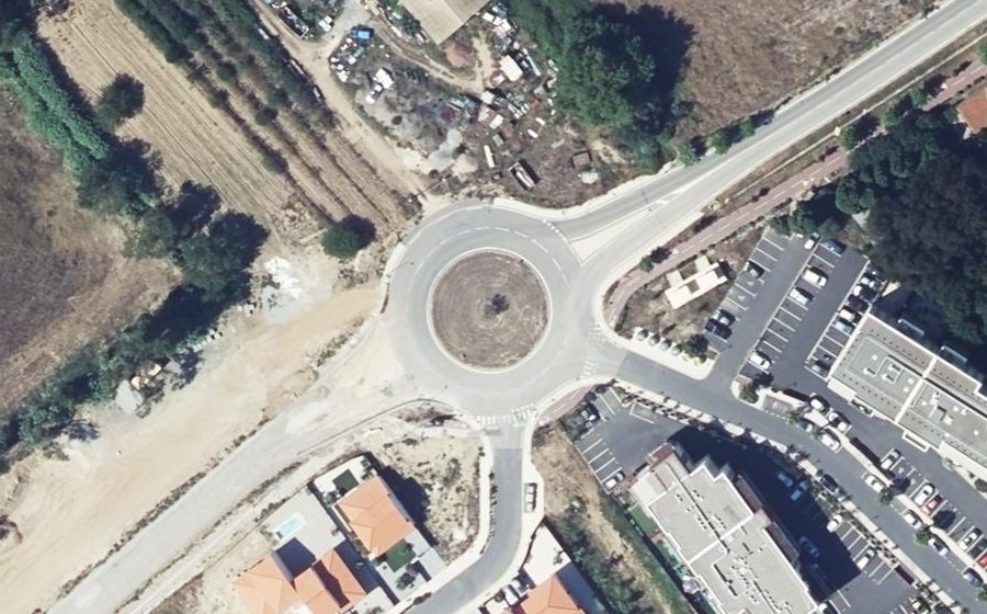 Vue aérienne du Rond-point anonyme n°960058811
