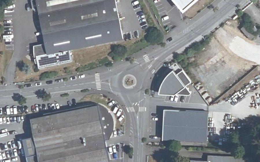 Vue aérienne du Rond-point anonyme n°96020647