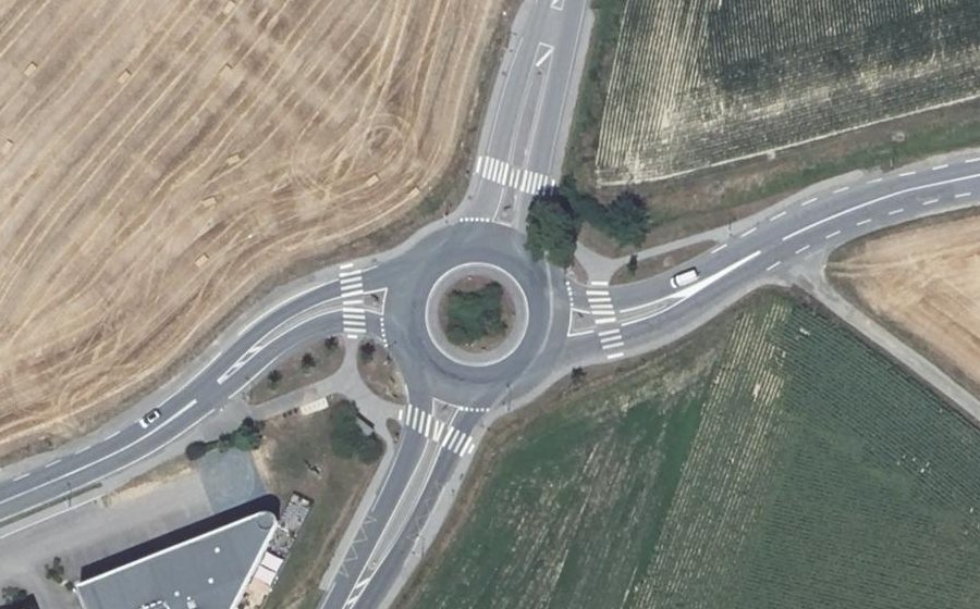 Vue aérienne du Rond-point anonyme n°9605520
