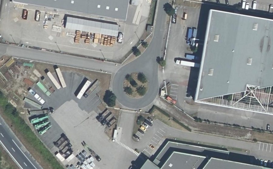 Vue aérienne du Rond-point anonyme n°9607260