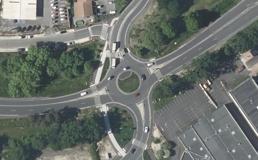 Vue aérienne du Rond-point anonyme n°961287185