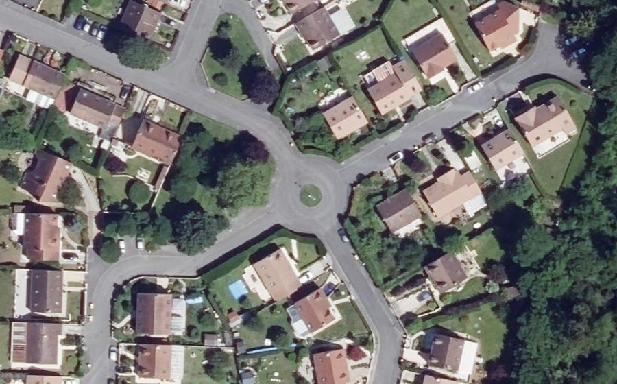 Vue aérienne du Rond-point anonyme n°96185202