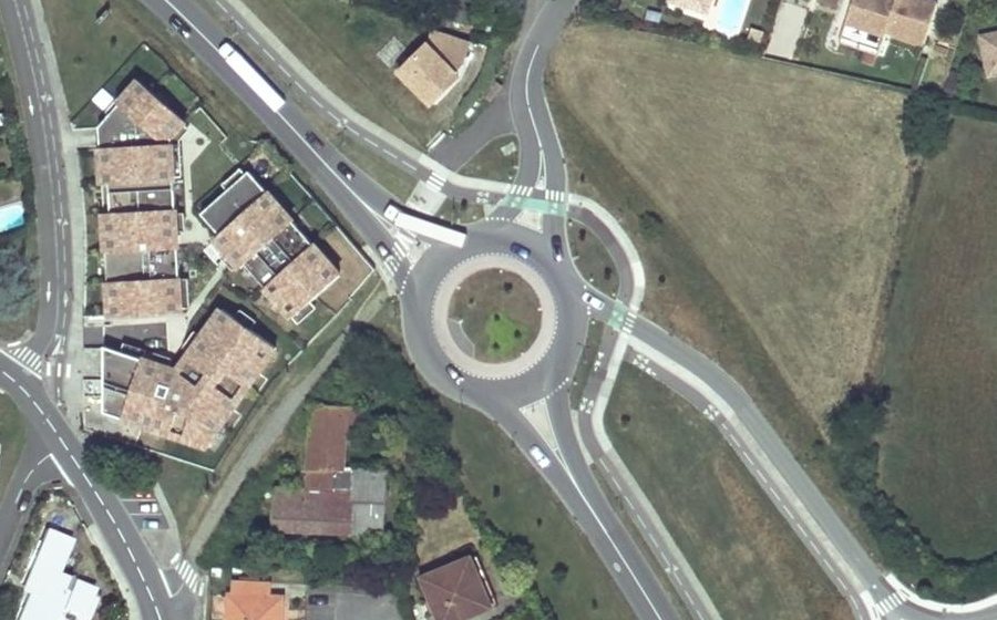 Vue aérienne du Rond-point anonyme n°961980959