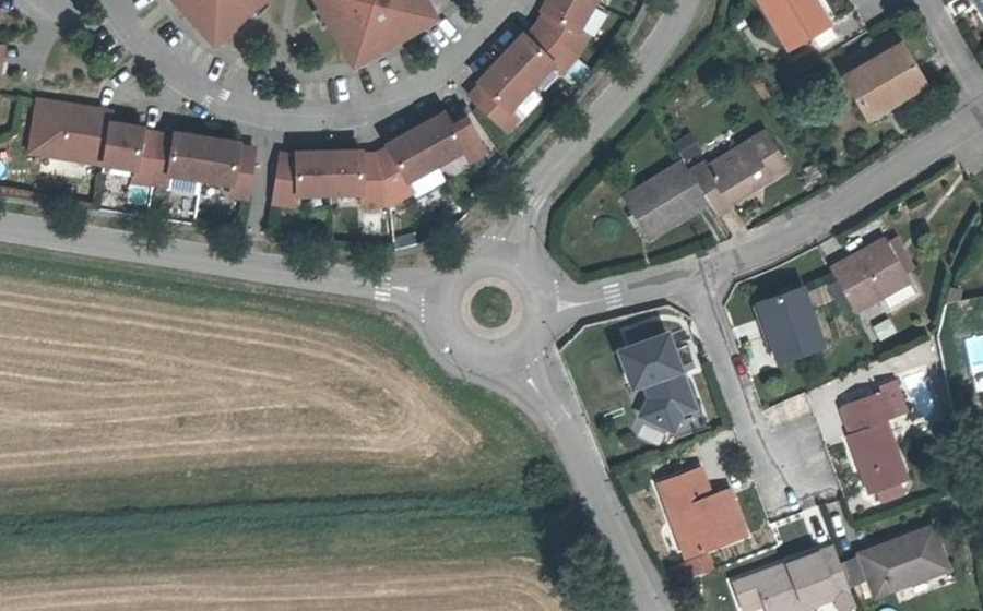 Vue aérienne du Rond-point anonyme n°9620623
