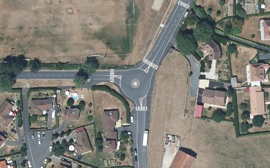 Vue aérienne du Rond-point anonyme n°962109487