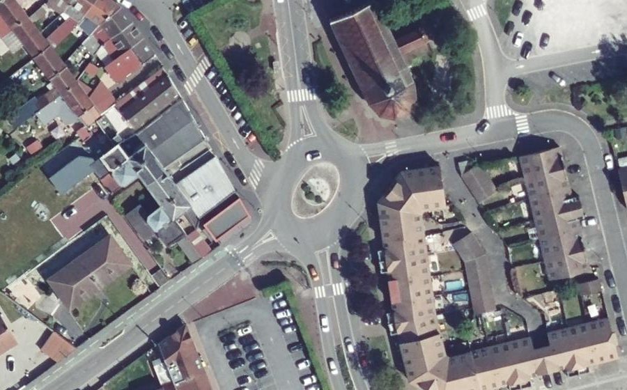 Vue aérienne du Rond-point anonyme n°962325645