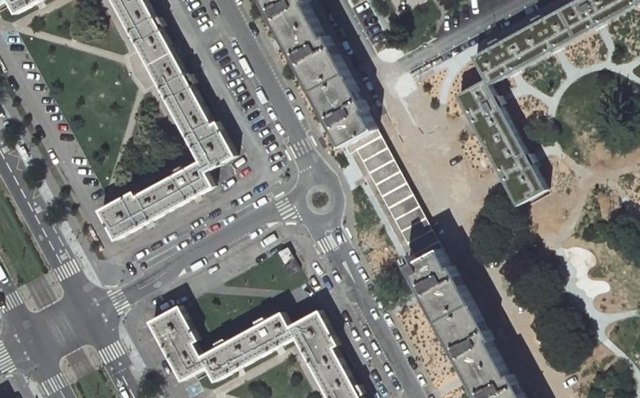 Vue aérienne du Rond-point anonyme n°963610692