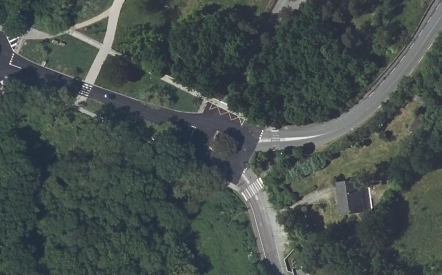 Vue aérienne du Rond-point anonyme n°96407493