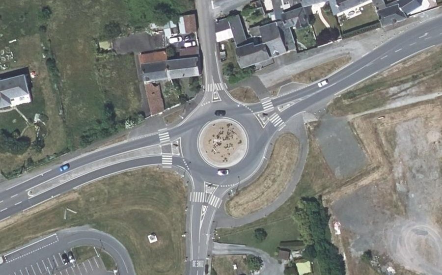 Vue aérienne du Rond-point anonyme n°964356960