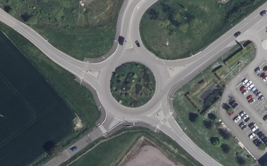 Vue aérienne du Rond-point anonyme n°964400087