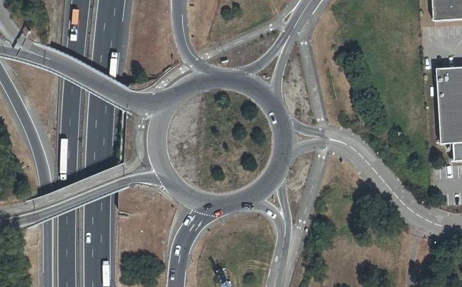 Vue aérienne du Rond-point anonyme n°9645749