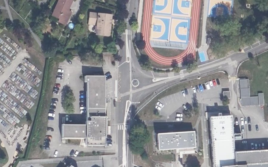 Vue aérienne du Rond-point anonyme n°964624790