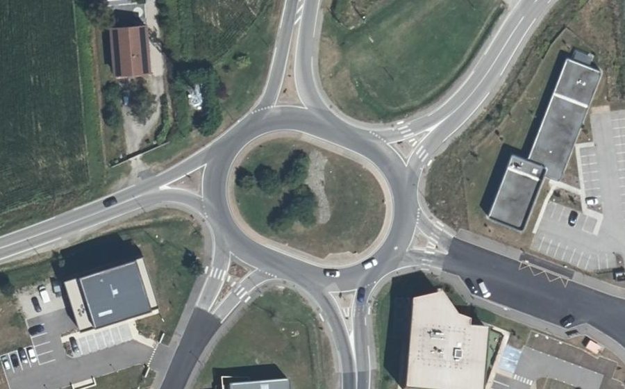Vue aérienne du Rond-point anonyme n°9647531
