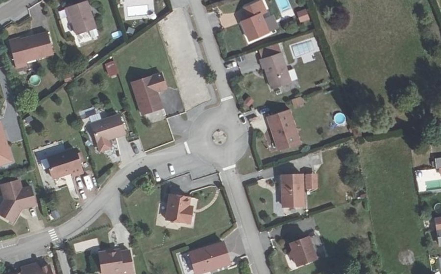 Vue aérienne du Rond-point anonyme n°965748542