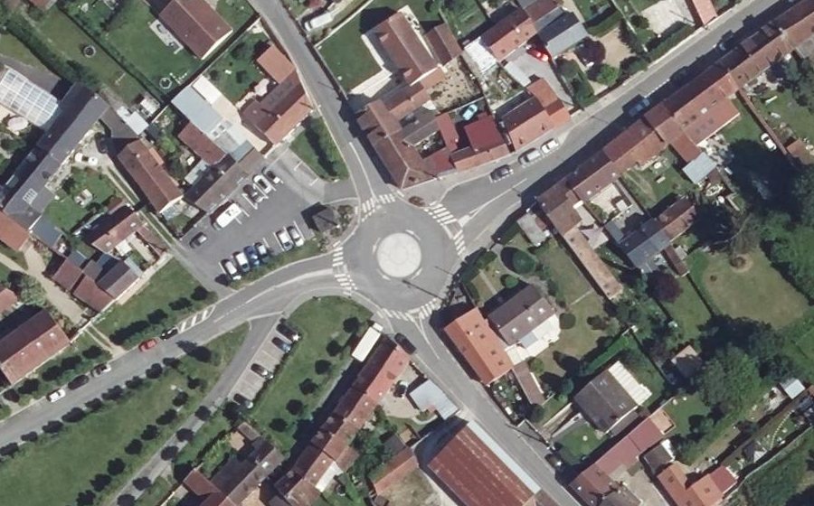 Vue aérienne du Rond-point anonyme n°967007760