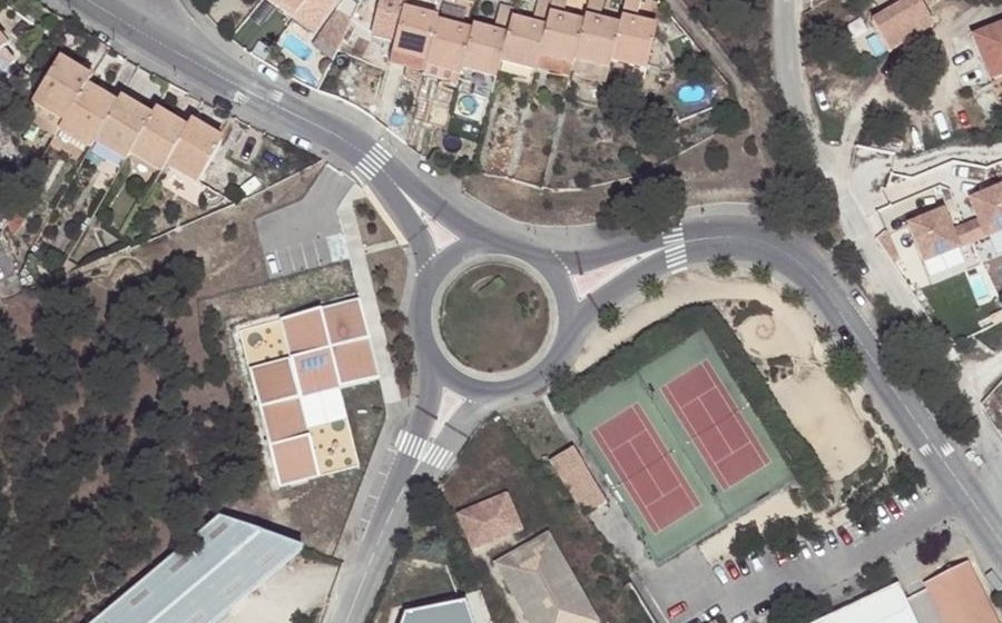 Vue aérienne du Rond-point anonyme n°96719569