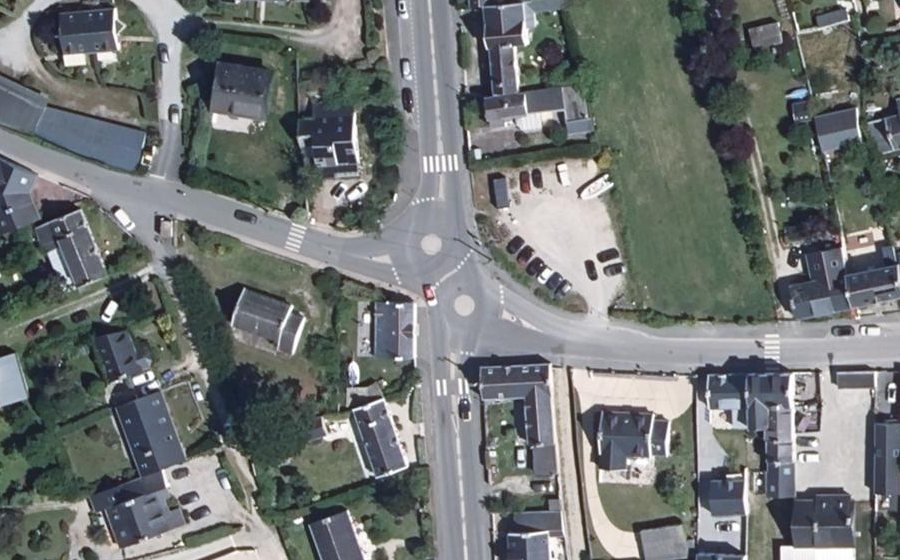 Vue aérienne du Rond-point anonyme n°967480237
