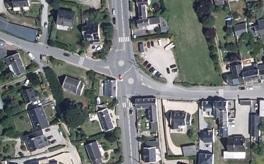 Vue aérienne du Rond-point anonyme n°967480238