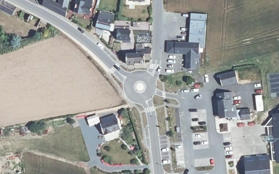 Vue aérienne du Rond-point anonyme n°967555982