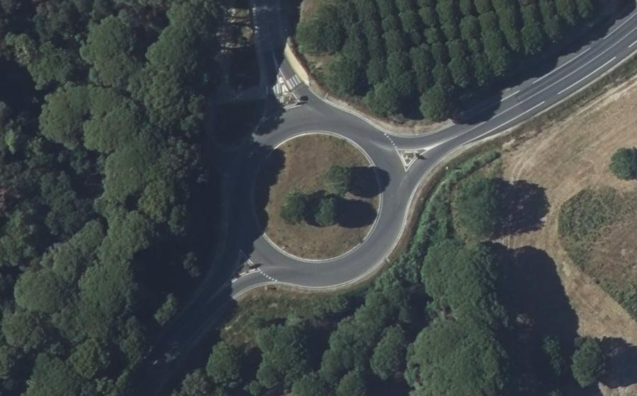 Vue aérienne du Rond-point anonyme n°9679839