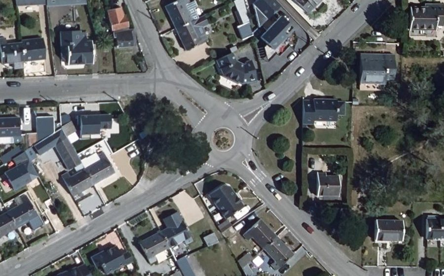 Vue aérienne du Rond-point anonyme n°968236789