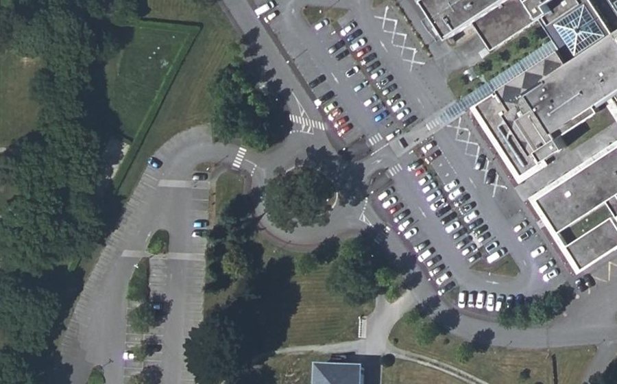 Vue aérienne du Rond-point anonyme n°968293876