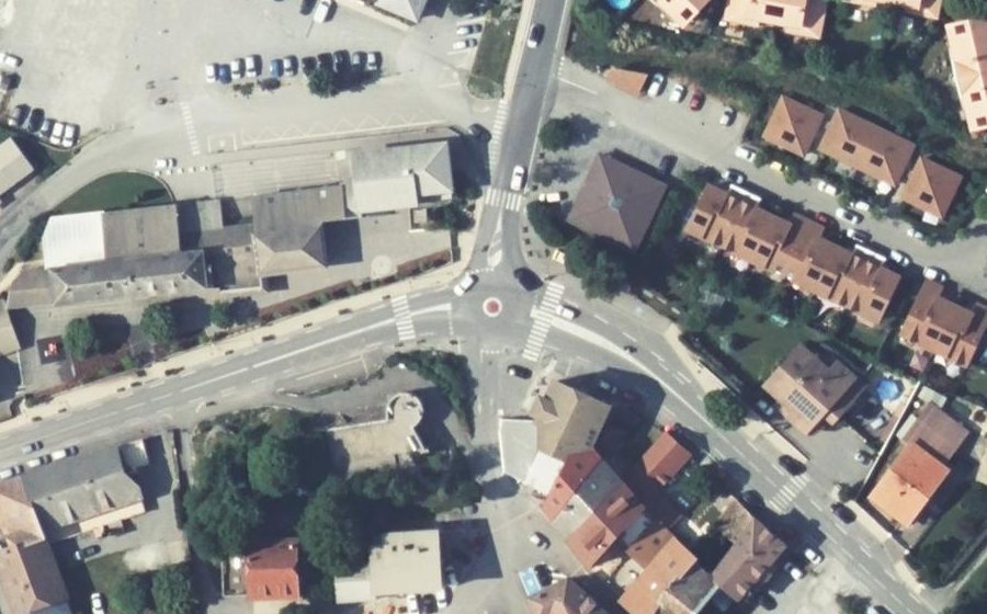 Vue aérienne du Rond-point anonyme n°968451246