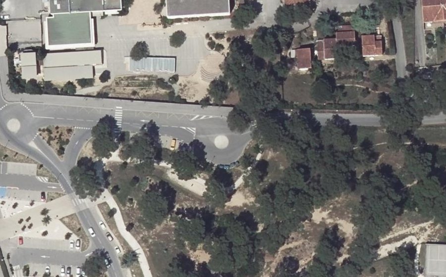 Vue aérienne du Rond-point anonyme n°969878708