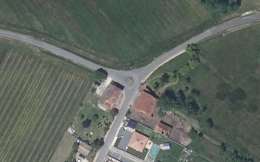 Vue aérienne du Rond-point anonyme n°970135193